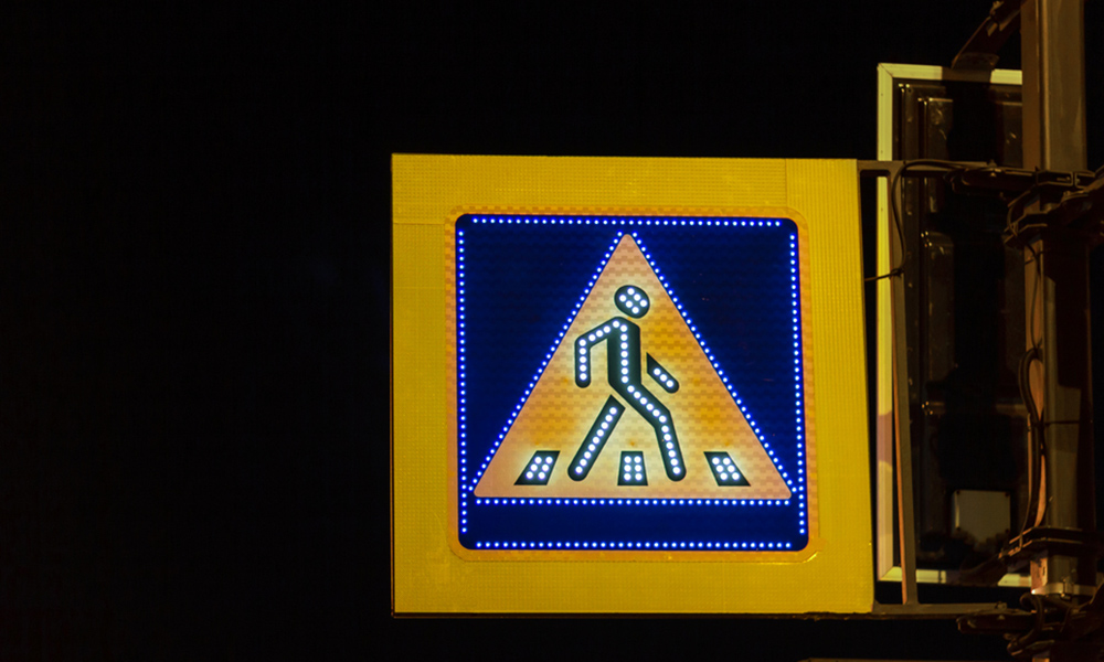 Светодиодный дорожный знак «Пешеходный переход»